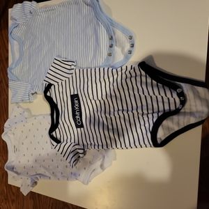 𝅺3 Pieces Shirt Onesies Bodysuit CK and No Brand
